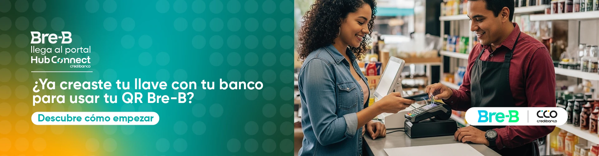 Cliente realizando un pago digital en comercio aliado con CCO Credibanco.