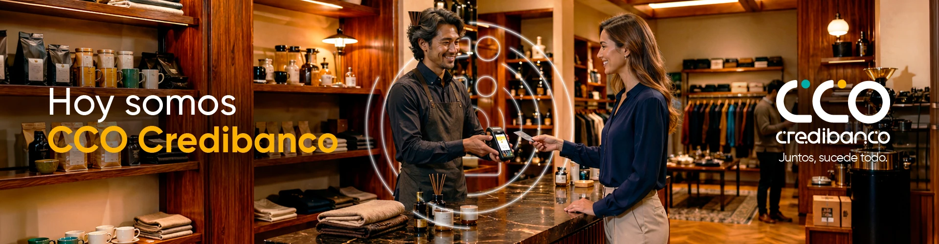Cliente realizando un pago digital en comercio aliado con CCO Credibanco.